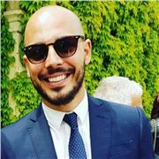 Dottore in legge impartisce lezioni di diritto